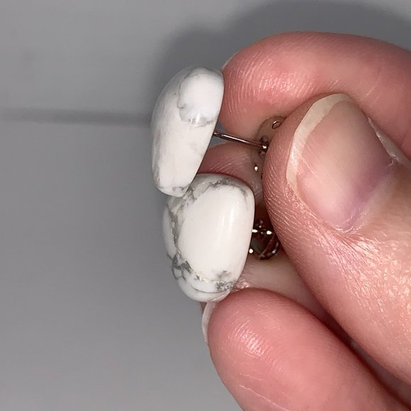 13mm White Heart Howlite Post Earrings - Picture 5 of 9